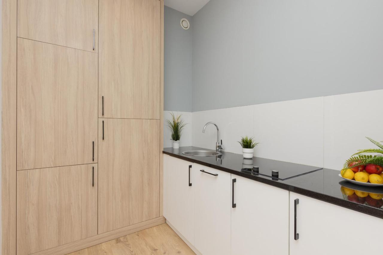 Wola Pet-Friendly Apartments With Ac Slawinska By Noclegi Renters Варшава Экстерьер фото