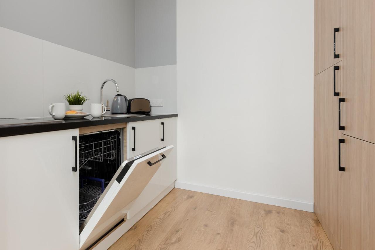Wola Pet-Friendly Apartments With Ac Slawinska By Noclegi Renters Варшава Экстерьер фото
