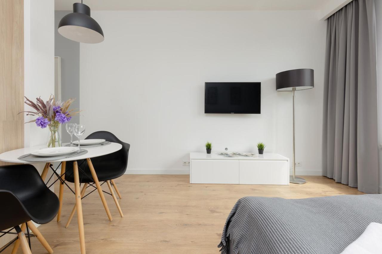 Wola Pet-Friendly Apartments With Ac Slawinska By Noclegi Renters Варшава Экстерьер фото