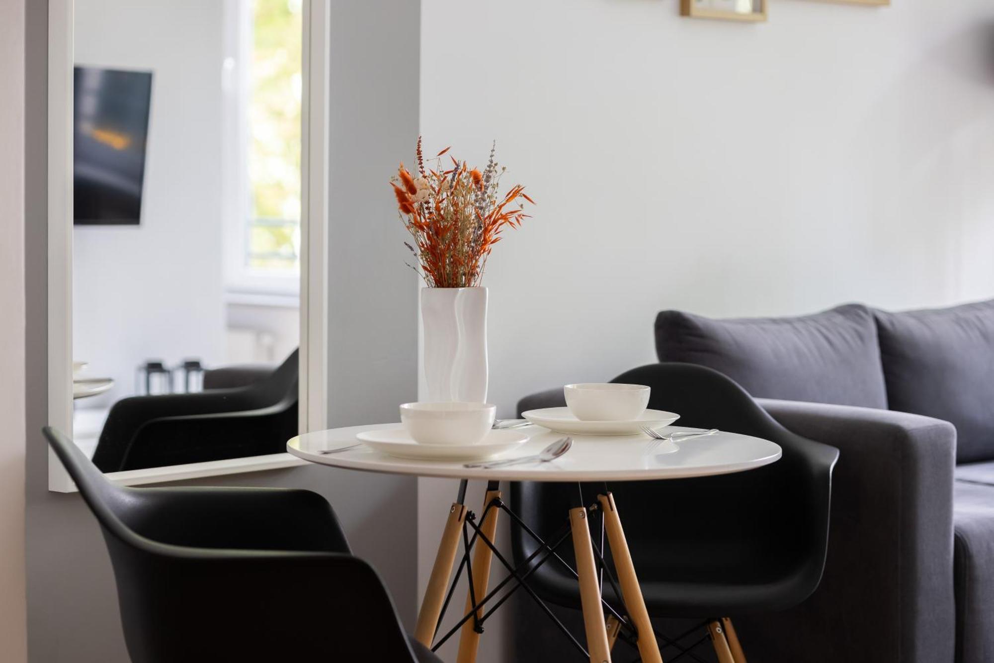 Wola Pet-Friendly Apartments With Ac Slawinska By Noclegi Renters Варшава Экстерьер фото